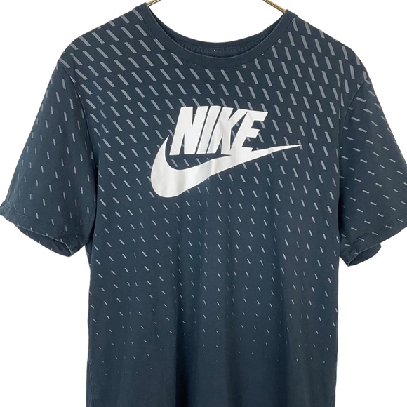 ⭐️2/$20 Nike Graphic Logo Print Black Pull Over Crew Neck Tee - Picture 4 of 12